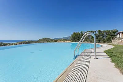 Piscina di Casa dell'Alba Dorata o nelle vicinanze
