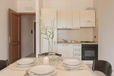 Cucina o angolo cottura di Stylish Residence Le Fontane 1 BedrApt B4 sleeps 4