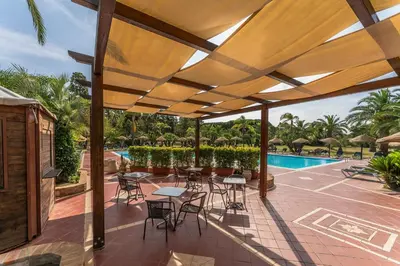 Piscina di Classical Res BaiaDellePalme-Studio sleep 2 person o nelle vicinanze