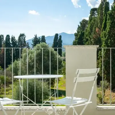 Modern & Bright 2BR Retreat with Balcony