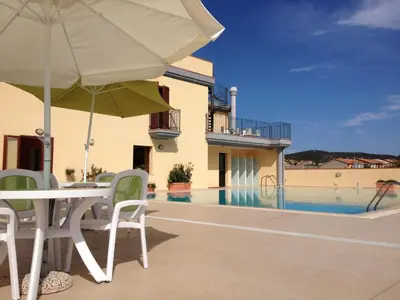 Piscina di Stylish Residence Le Fontane 2 BedrApt T5 sleeps 5 o nelle vicinanze