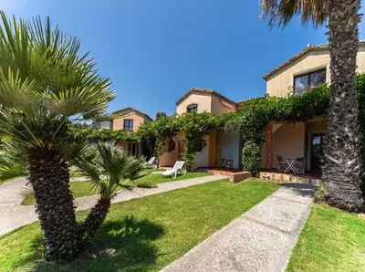 Giardino di Modern house in a peaceful residence