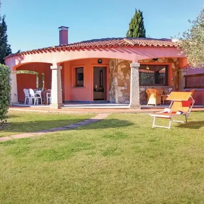 2 Bedroom Lovely Home In Ca-