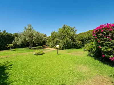 Giardino di Holiday Home Carlo-2 by Interhome