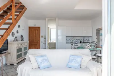 Cucina o angolo cottura di ⭑ ⭑ ⭑ ⭑ ⭑ Jewel on the seafront promenade